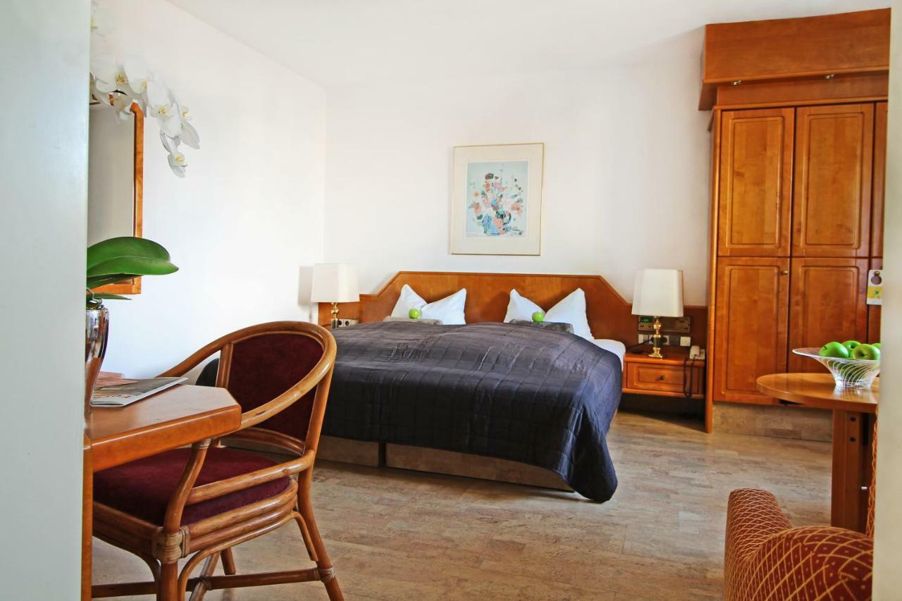 Hotel Schiff Am See Konstanz Kültér fotó
